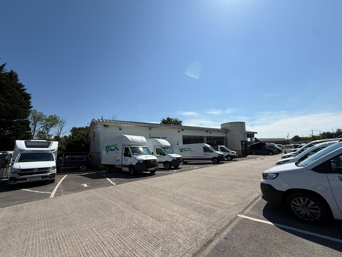 Showroom/Business Unit, Waterton Lane Bridgend, CF31 3YY